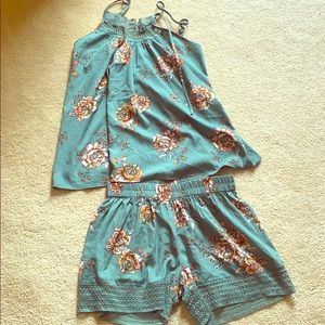 Two piece floral boutique outfit size medium